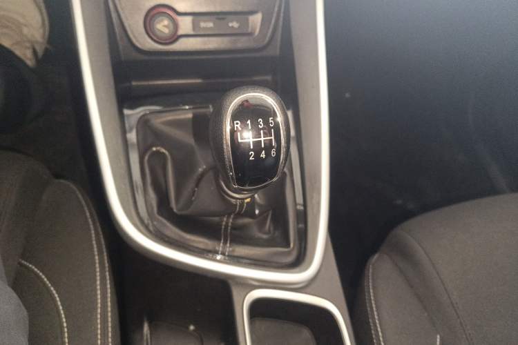 Used Baojun 530 2019 1.5T Manual Comfort Version 7 Seats China VI Emission Standard
