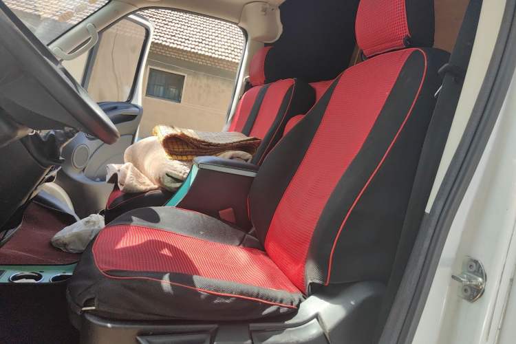 Used Iveco Eurocargo 2021 2.0T Manual - Yunrui Long Wheelbase Short Overhang High Roof Manual Doors – F1A Left Rear Seat