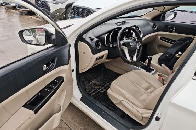 Used CHANGAN Eado 2014 1.6L Manual Luxury Model Driver Seat