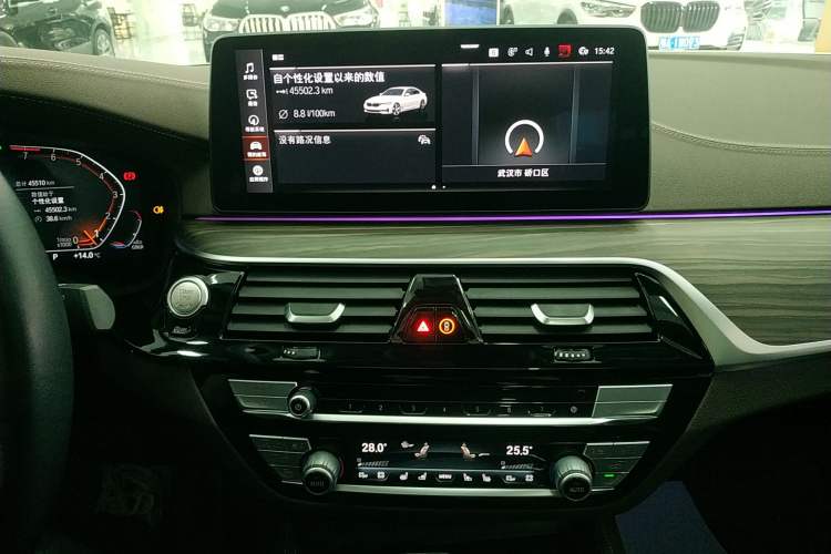 Used BMW 5 Series 2022 Second Facelift 530Li Luxury Edition Premium Package
