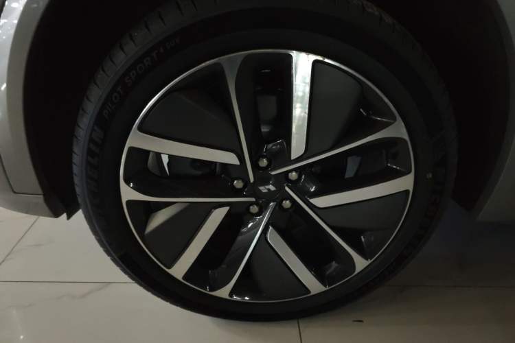 Used Li Auto L9 2022 Max model
