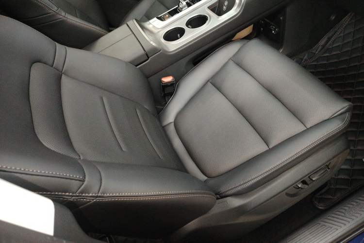 Used GAC Trumpchi E8 2024 Honor Series 2.0L Honor Edition Right Front Seat