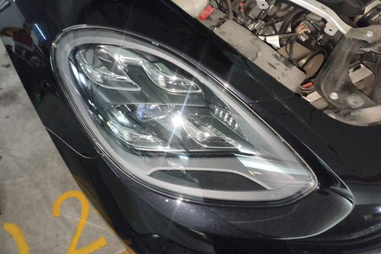 Used Porsche Panamera 2023 Restyled Panamera 4 Executive Extended Platinum Edition 2.9T Right Front Headlight