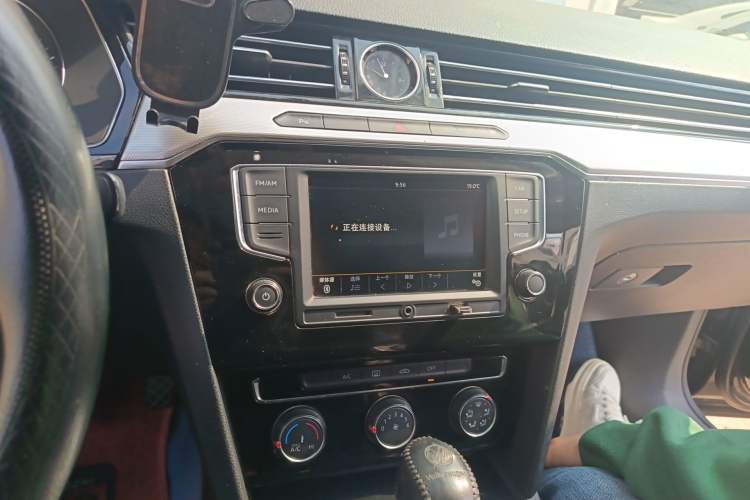 Used Volkswagen Magotan 2017 330TSI DSG Leading Model Audio And AC Panel