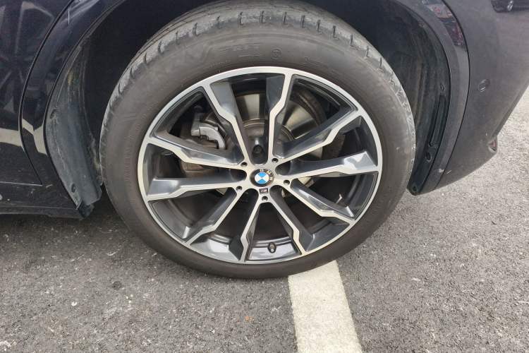 Used BMW X3 2023 Restyled xDrive30i Leading Edition M Night Sky Package Right Front Wheel Hub