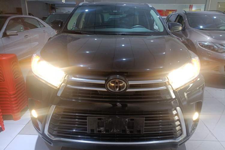 Used Toyota Highlander 2018 2.0T Four-Wheel Drive Prestige Version 7 Seats China V Emission Standard
