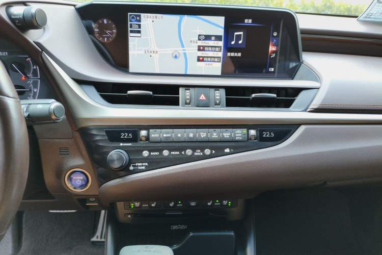 Used Lexus ES 2020 300h Executive Edition
