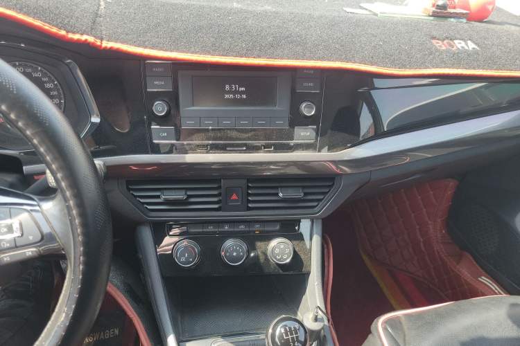 Used Volkswagen Bora 2019 1.5L Manual Comfort Version
