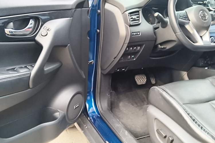 Used Nissan X-Trail 2019 2.5L CVT Smart Connect Luxury Edition 4WD
