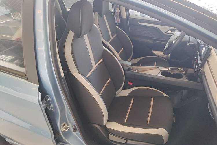 Used SOL E10X 2021 302 km Range Luxury Version 30.2 kWh Right Front Seat