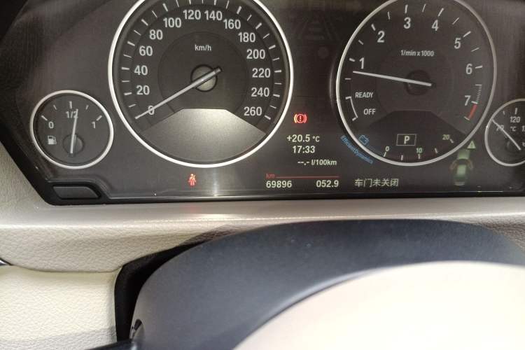 Used BMW 3 Series 2013 Facelift 320Li Fashion Design Package
