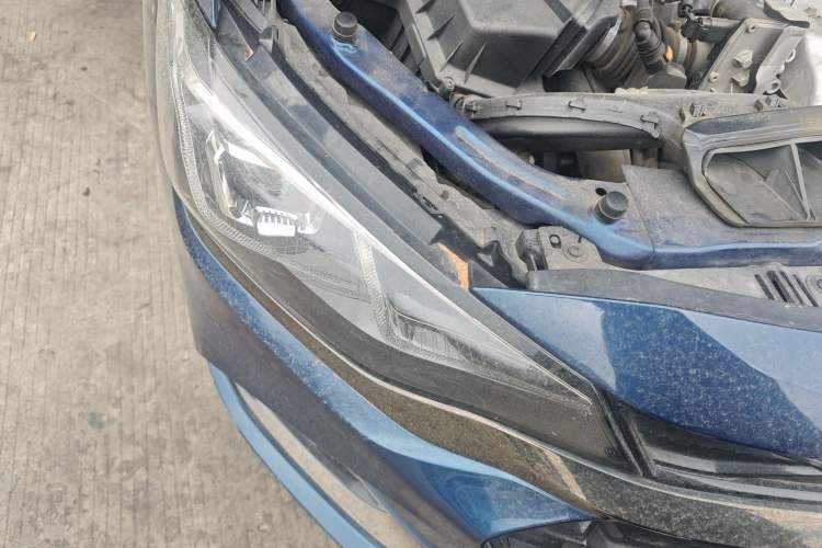 Used Chevrolet Monza 2019 RS 330T Automatic Comfort Edition China VI Standard Right Front Headlight