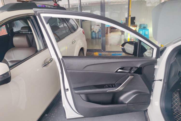 Used MG 4 EV 2022 425 km Luxury Edition
