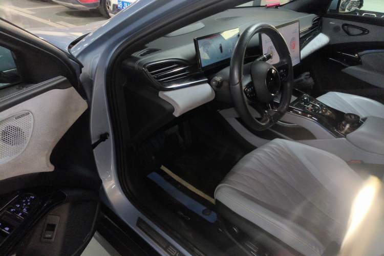 Used BYD Seal 2022 650 km All-Wheel-Drive Performance Version
