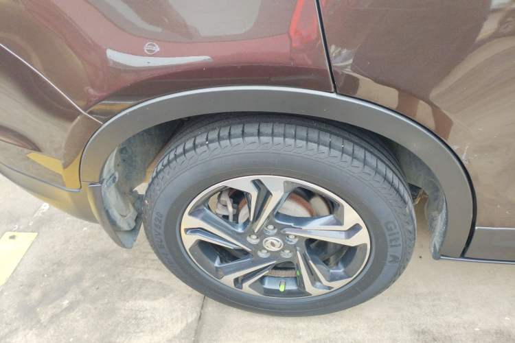 Used Dongfeng Aeolus AX7 2016 2.0L Automatic Zhiyi Trim