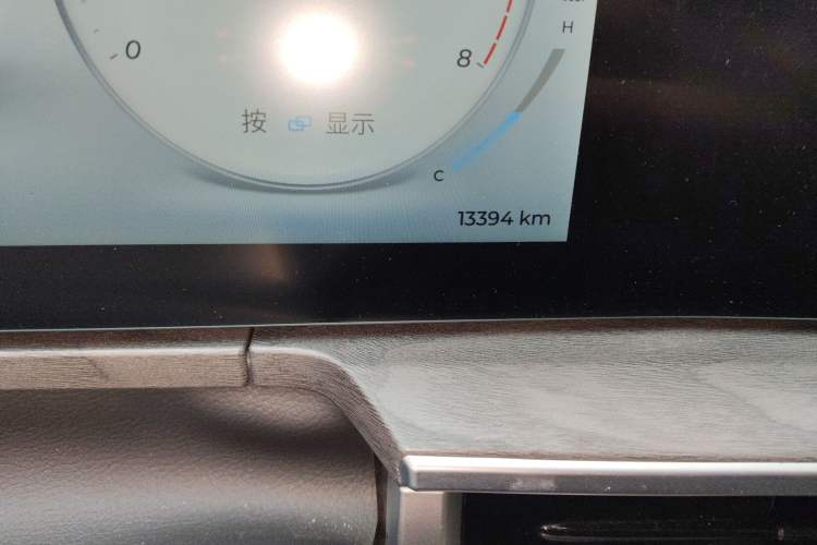 Used Chery Arrizo 8 2023 High-Performance Edition 2.0T DCT Powerfully Equipped Odometer Close Up