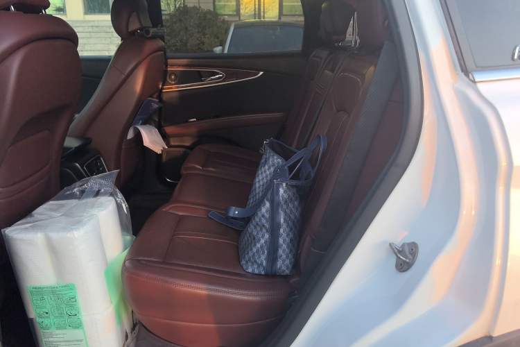 Used Lincoln MKX 2015 2.7T Four-Wheel Drive Prestige Edition Left Rear Seat