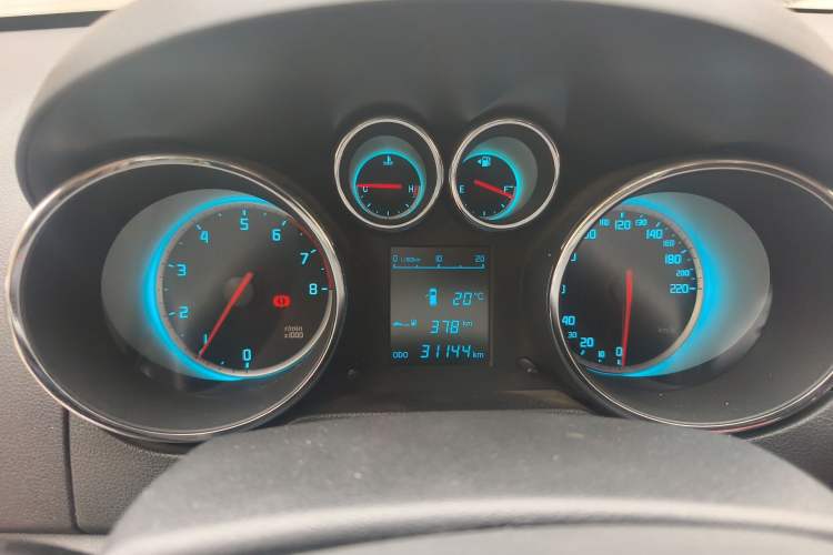 Used CHANGAN CS35 2015 1.6L Manual Luxury Model China IV Standard
