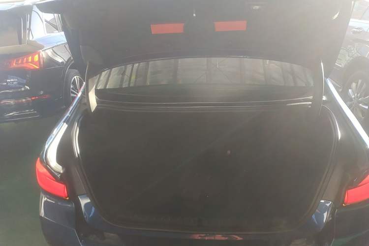 Used BMW 5 Series 2021 525Li M Sport Package