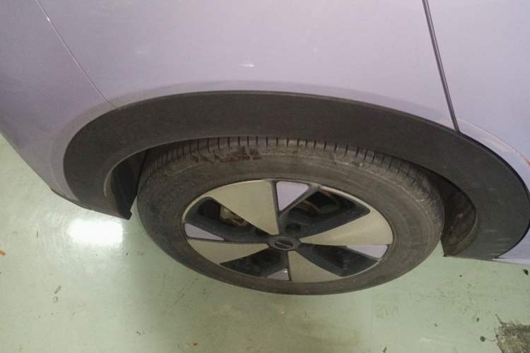 Used BYD Dolphin 2023 420 km Fashion Edition Right Rear Wheel Hub