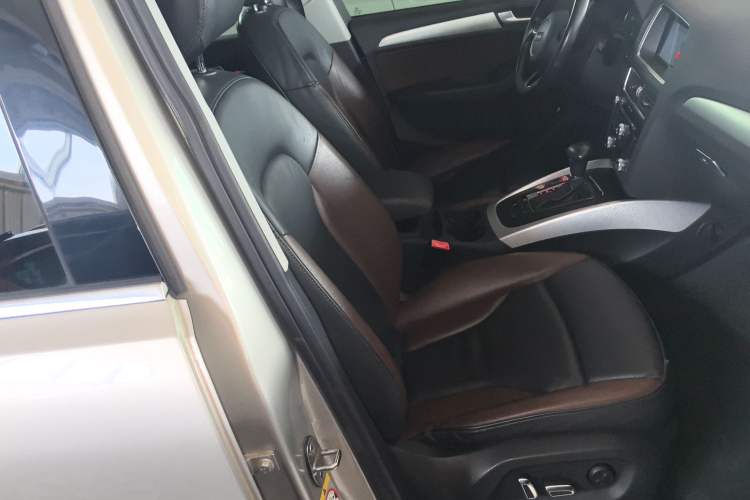 Used Audi Q5 2017 40 TFSI Technology Edition Right Front Seat