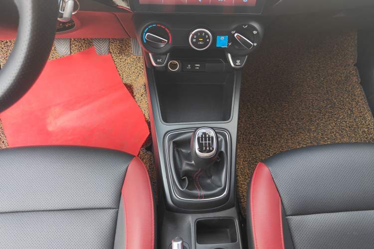 Used Kia KX Cross 2017 1.4L MT GLS Gear Lever