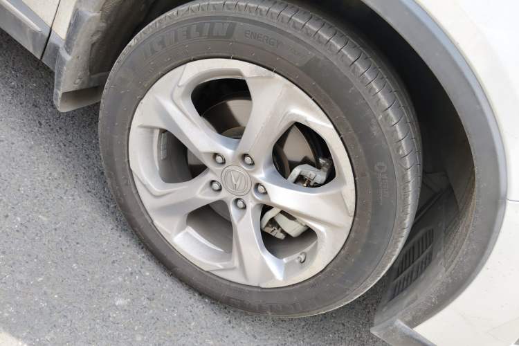 Used Acura CDX 2016 1.5T Two-Wheel Drive Deluxe Edition Right Front Wheel Hub