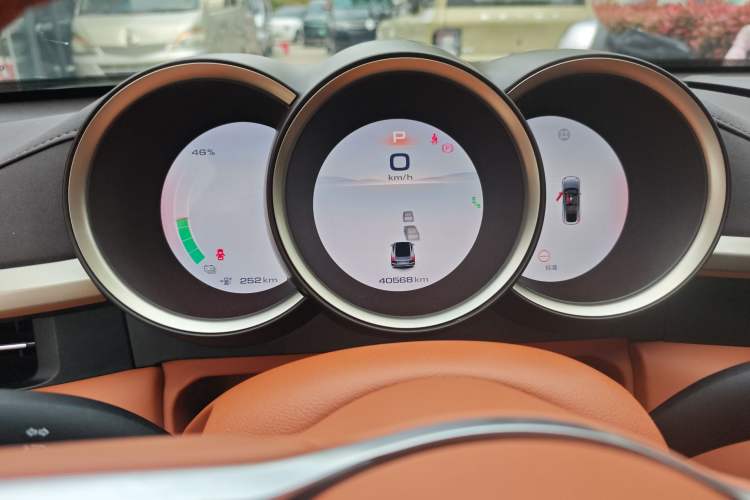 Used ORA Lightning Cat 2022 555 km Luxury Edition Instrument Cluster