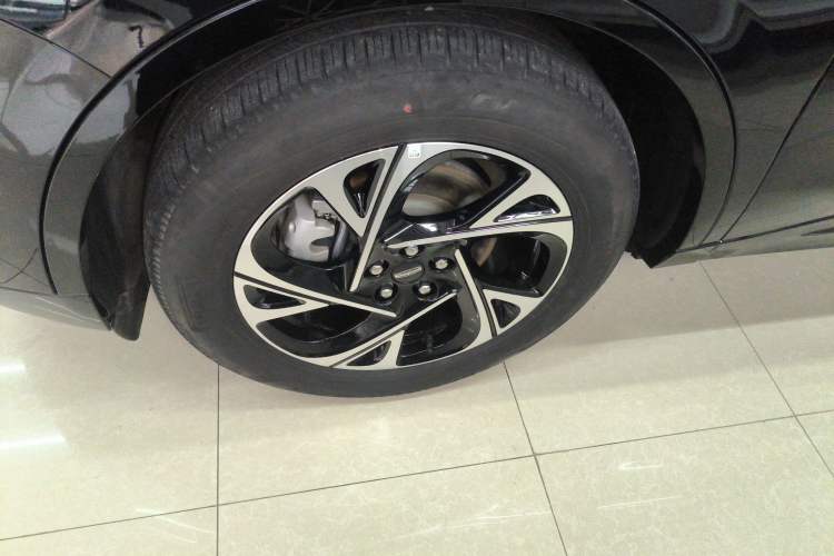 Used Lincoln Nautilus 2025 2.0T All-Wheel-Drive Luxury Hybrid Edition