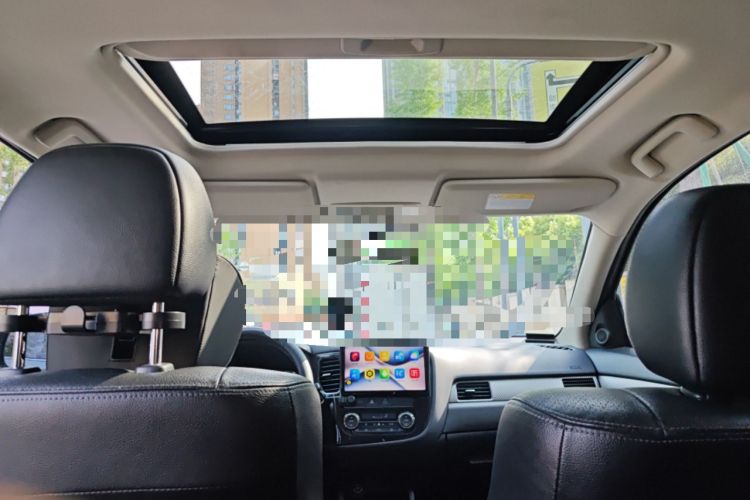 Used Mitsubishi Outlander 2013 2.4L 4x4 Luxury Navigation Edition 5 Seats Headliner