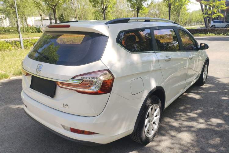 Used Baojun 310W 2017 1.5L Manual Fashion Model China V