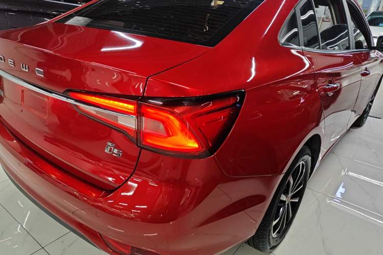 Used Roewe i5 2020 1.5L Automatic 4G Connect Luxury Flagship Edition Exterior 3