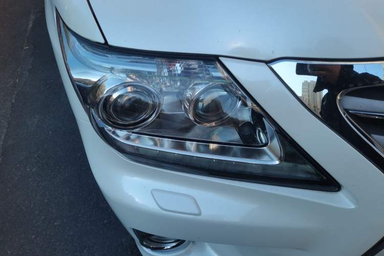 Used Lexus LX 2013 570
