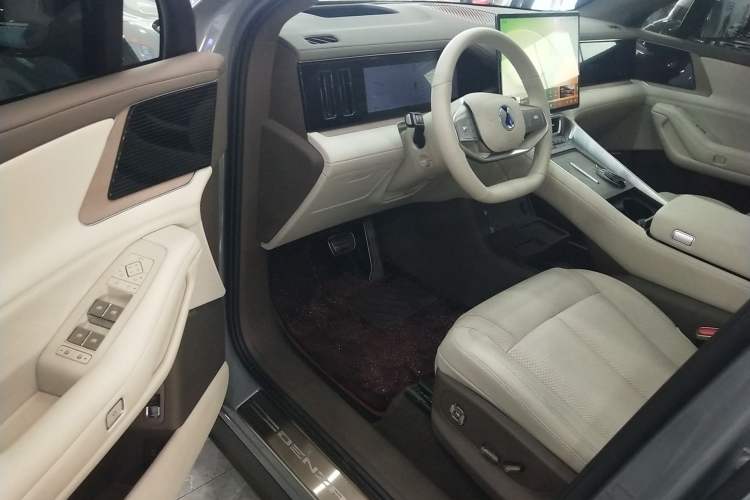 Used Denza N8L 2025 Model Flagship Model
