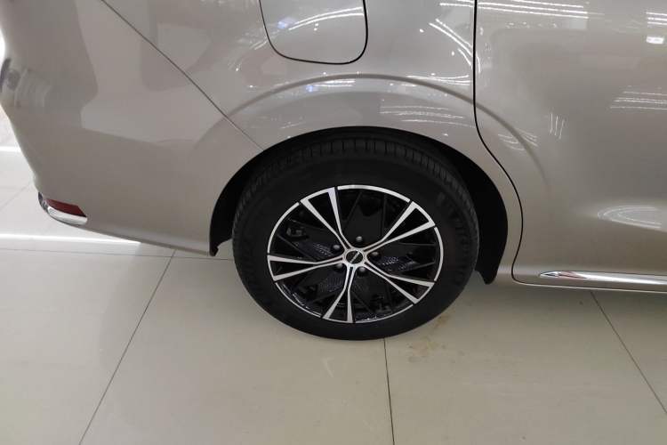 Used Roewe iMAX8 2023 400TGI Comfort Edition