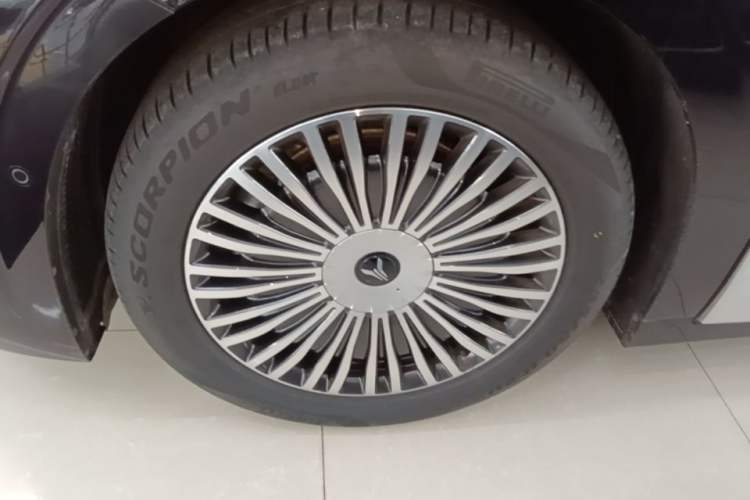 Used VOYAH Dream 2025 PHEV Four-Wheel-Drive Flagship Kunpeng Edition Left Front Wheel Hub