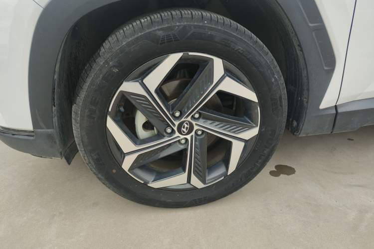 Used Hyundai Tucson 2022 Tucson L 1.5T DCT LUX Prestige Edition N Line Left Front Wheel Hub
