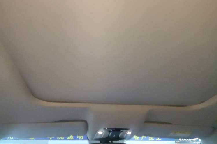 Used GAC Trumpchi GS8 2017 320T Two-Wheel Drive Luxury Smart Connectivity Version (7 Seats) Headliner