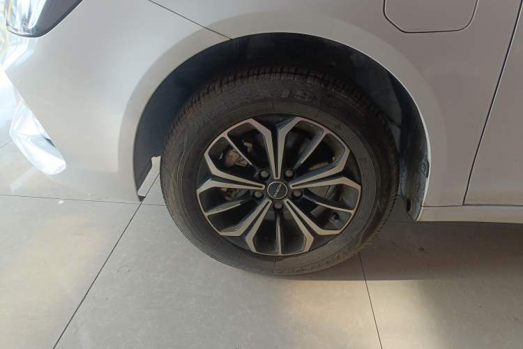 Used Roewe i6 MAX New Energy 2023 EV 420 Skyroof Special Edition Exterior 4