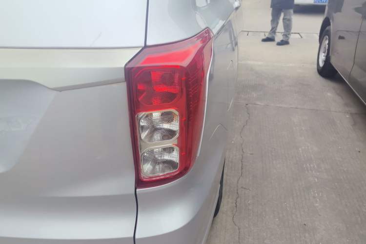 Used Wuling Hongguang 2019 1.5L S Standard Version China VI LAR
