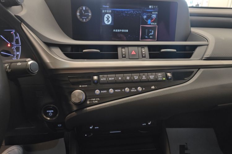 Used Lexus ES 2020 300h Premier Edition Audio And AC Panel