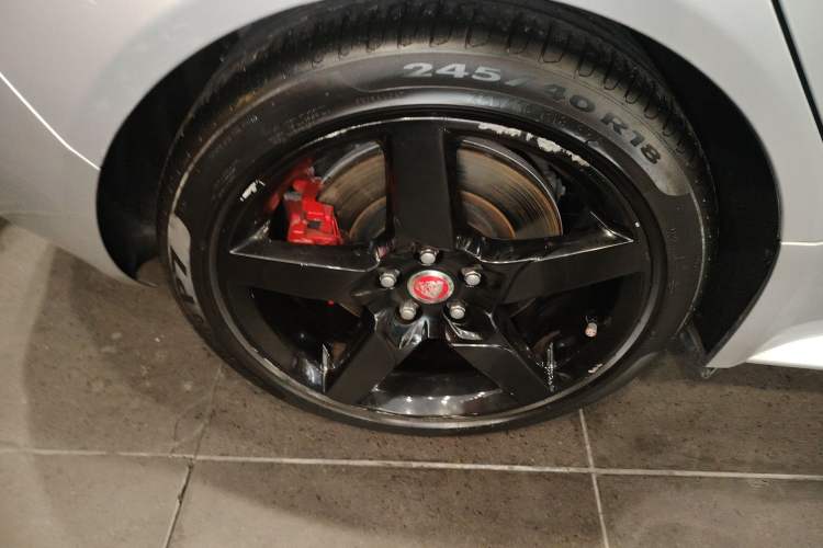 Used Jaguar XE 2017 2.0T 200 PS R-Sport