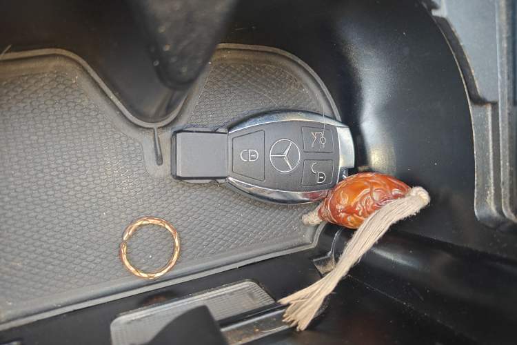 Used Mercedes-Benz R-Class 2010 R 350 L 4MATIC