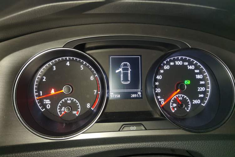 Used Volkswagen Golf 2015 1.4TSI Automatic Luxury Model
