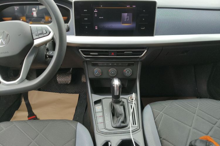 Used Volkswagen Lavida 2023 1.5L Automatic De Yi Edition Audio And AC Panel