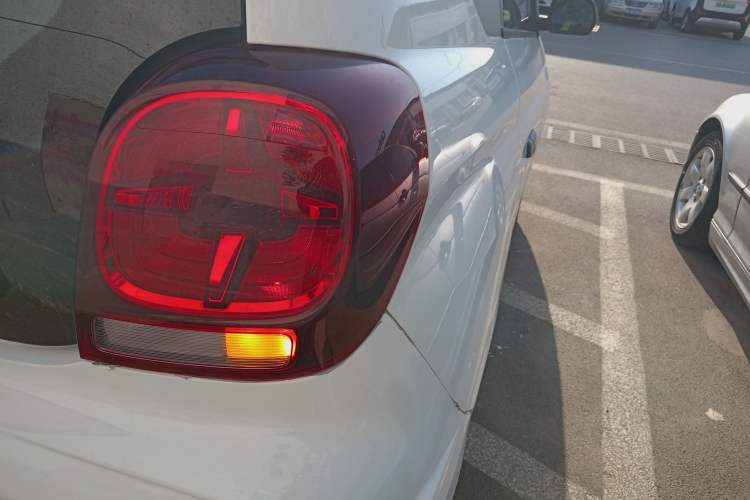 Used Roewe Clever 2021 302 km New Four-Seater Super-Efficient Version