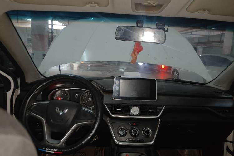 Used Wuling Hongguang S3 2019 Automatic Clutch Version 1.5L Manual Comfort Model China V Standard Headliner