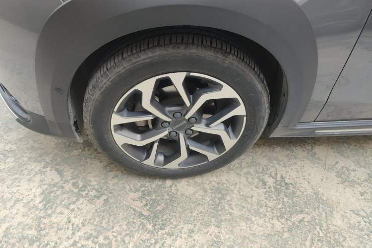 Used Lynk & Co 02 2020 1.5T DCT Two-Wheel Drive Pro Edition Left Front Wheel Hub