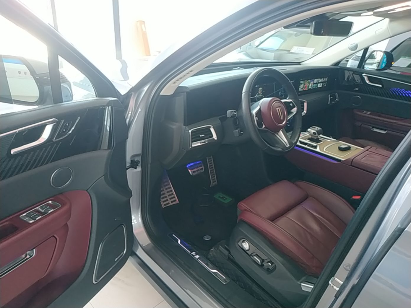 Hongqi E-HS9 2022 660 km Range Flagway Edition Six Seats — снимка 18
