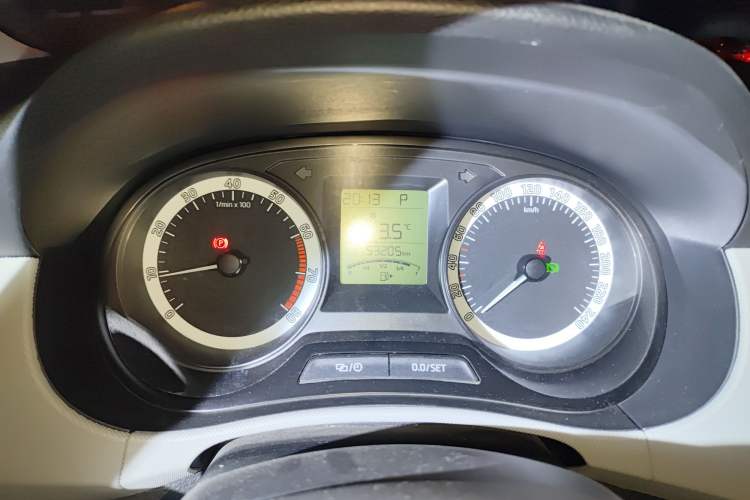 Used Skoda Fabia 2016 1.4L Automatic Car Enjoy Edition
